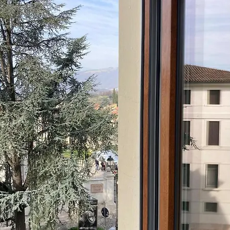 Πανσιόν T-rooms Μπασάνο Ντελ Γκράπα