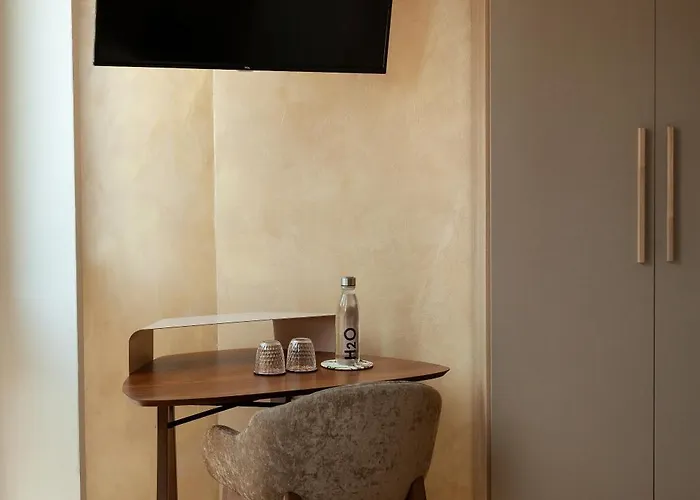 T-rooms 3* 巴萨诺－德尔格拉帕
