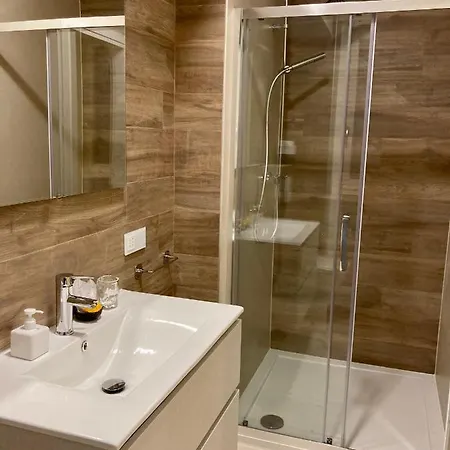 Guest house T-rooms *